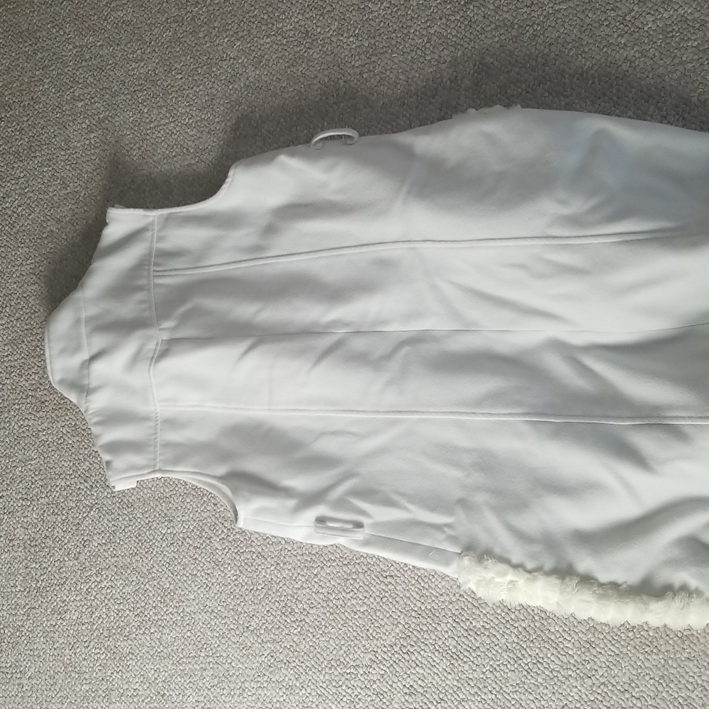 Sleeveless jacket - Picture 9 of 9